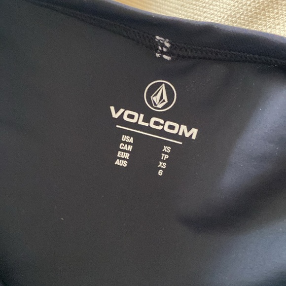 Volcom Rash Guard XS - Picture 4 of 4